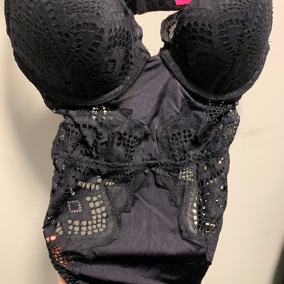 one peice - Picture 4 of 8